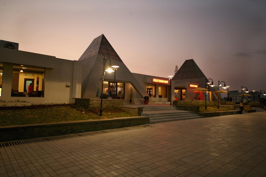 Sentosa Resorts & Water Park Chinchvad Exterior foto