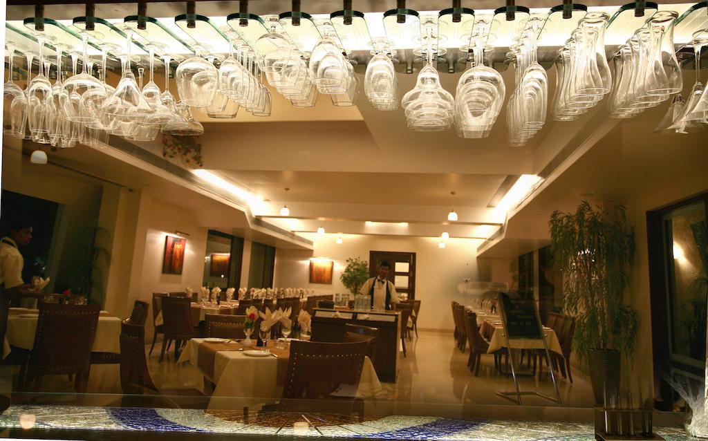 Sentosa Resorts & Water Park Chinchvad Exterior foto
