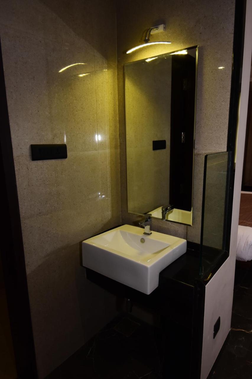 Sentosa Resorts & Water Park Chinchvad Exterior foto