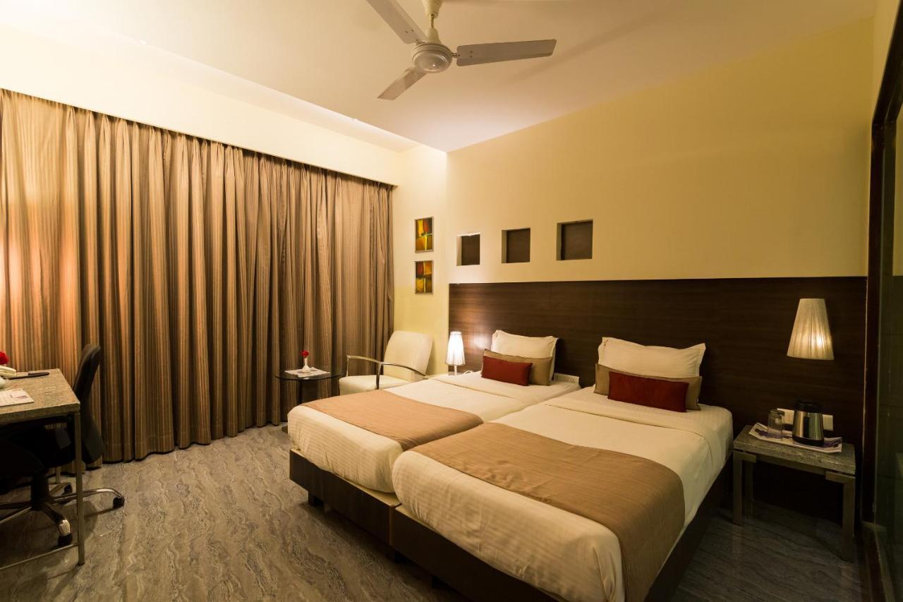 Sentosa Resorts & Water Park Chinchvad Exterior foto